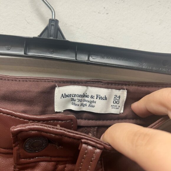 Abercrombie & Fitch 90s Straight Ultra High Rise Faux Leather Pants Brown Size 2 - Picture 2 of 8